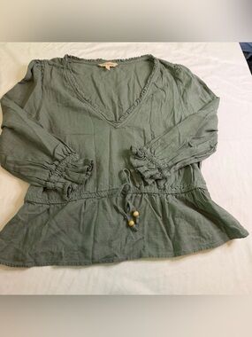 Cutt of Design Women’s XL Olive Green Linen Blend Ruffle Drawstring Blous